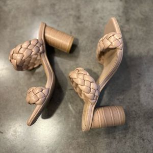 New Day chunky high heel